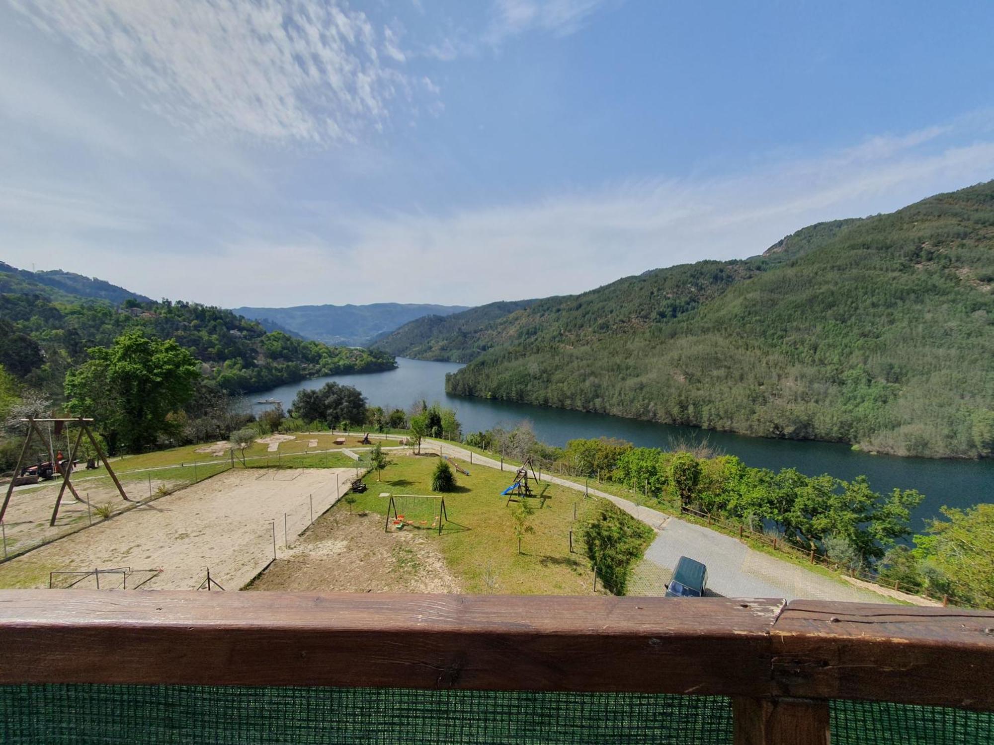 Dobau Village Виейра до Миньо Екстериор снимка